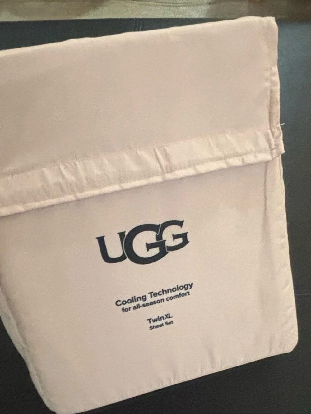 UGG Twin XL Sheet Set in Pale Pink